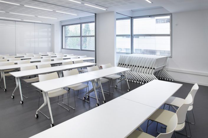 Service  d'aménagement  d'espaces séminaires et coworking conviviaux pour hôtel de luxe ou restaurant d'affaires - UBIA MOBILIER_2