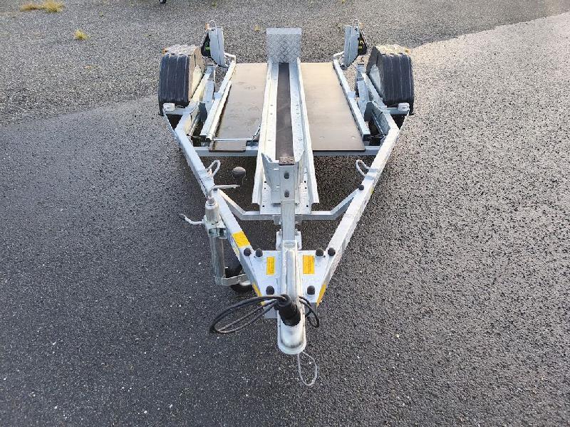 Remorque porte moto basculante DEBON ROADSTER MOTO 1V2 - 1 place - 1 essieu - PTAC 750 KG - Roadster Camp_2