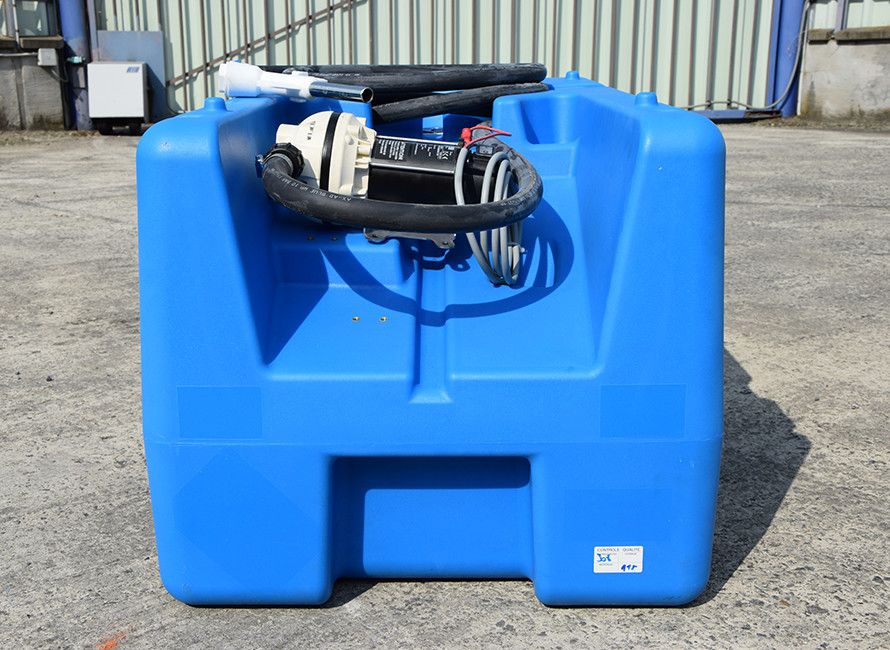 Cuve de transport PE-HD AdBlue - Modèle BG-PE-00200L - Capacité 200L - Compacte et résistante_2