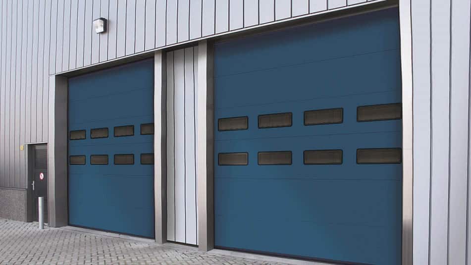 Porte sectionnelle industrielle durable et fiable - Hauteur : 2250 à 6000 mm - Largeur : 2000 à 8000 mm - KONE_0