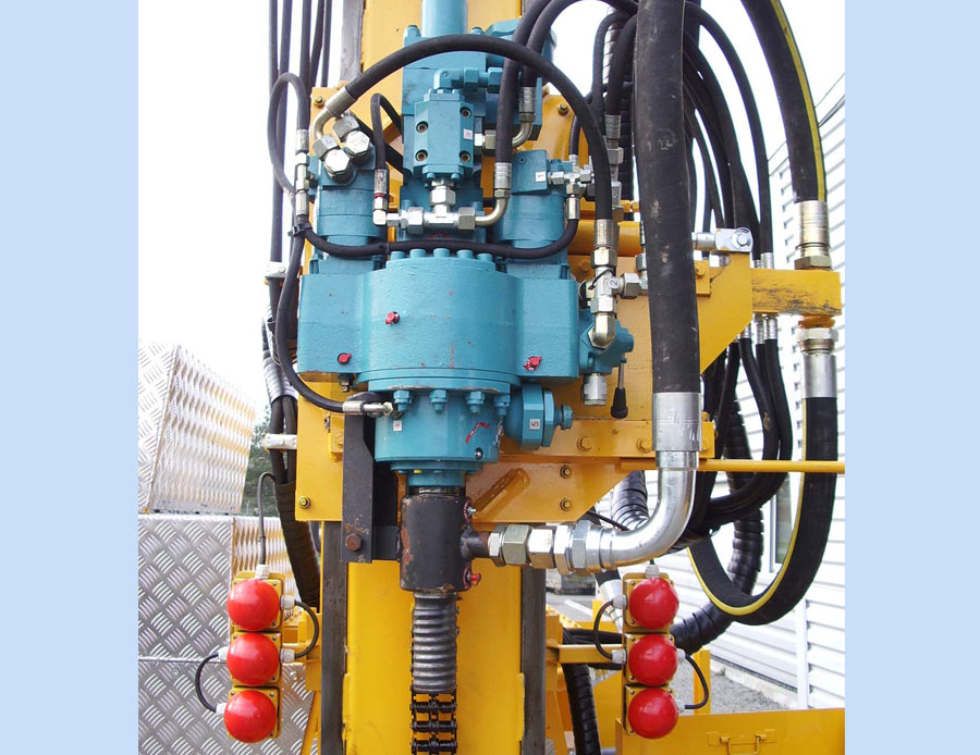 Sondeuse autonome hydraulique sur chenilles - Perkins diesel, 4 cylindres, 112 cv_2