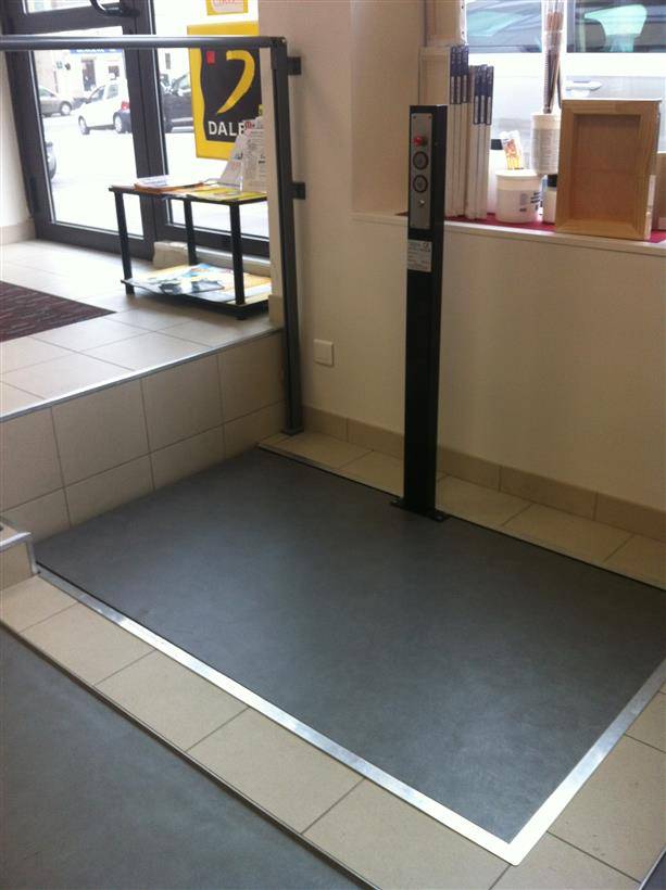 Plateforme élévatrice X-SLIM – PMR, hauteur jusqu'à 500cm, modèle encastré et personnalisable_2