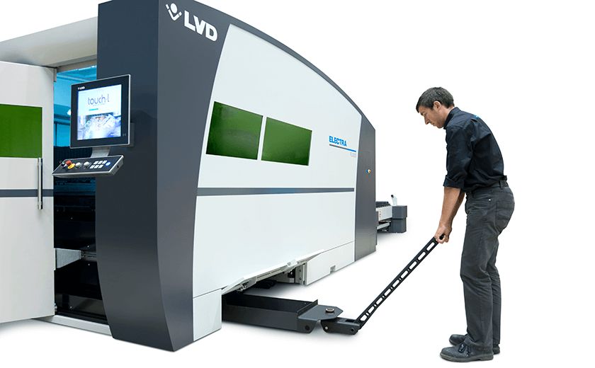 Système de découpe laser fibre avec table navette automatique