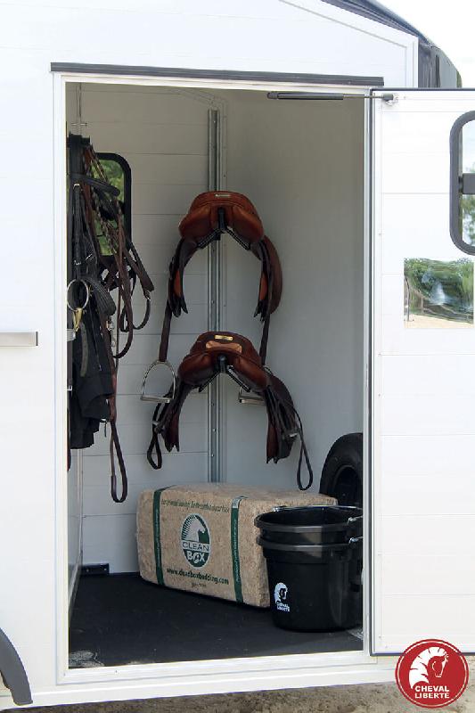 Remorque pour transport d'animaux - 2 places + sellerie - cheval liberté multimax_2