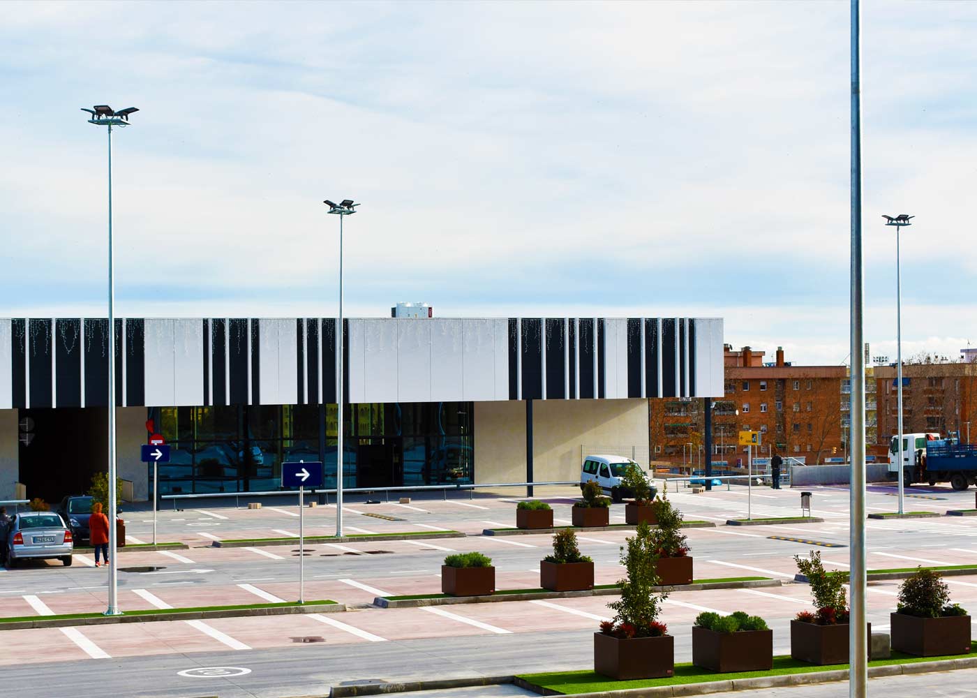 Projecteur extérieur Milan XXL APMXXL - 40W à 460W - Haute efficacité et multiples distributions lumineuses_2