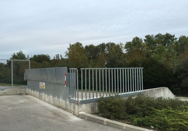 Garde-corps fixe pour déchèterie - protection antichute conforme NF P01-012 et arrêté 2710 - fabrication française_3