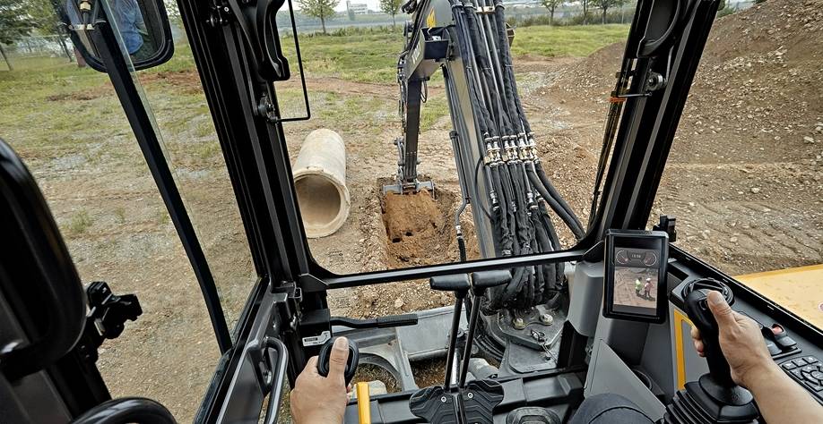 Matériel de chantier Volvo EC60E avec godet de 0,07 à 0,27 m³