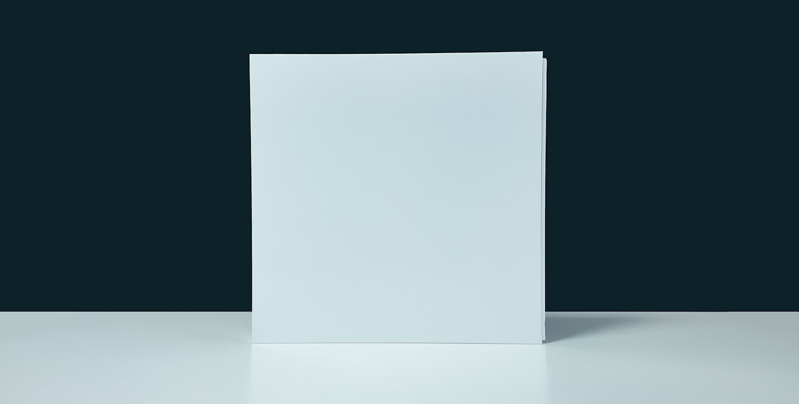 Enseigne drapeau caisson carrée en composite Dibond 3 mm avec supports en aluminium réglables_2