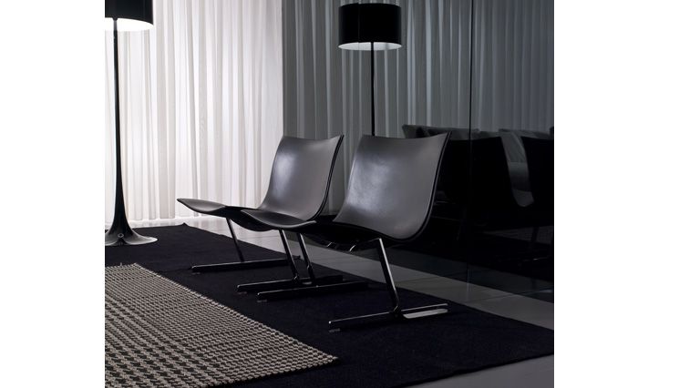 Fauteuil Narni - design en cuir pleine fleur verni avec structure en acier verni ou chromé_2