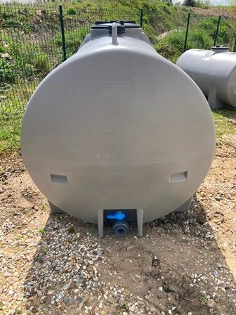 Polycuve PE 2500L grise - Dabert-Citernes - diamètre 1m25, longueur 2m31, hauteur 1m32 - réf : W00252304002P_2