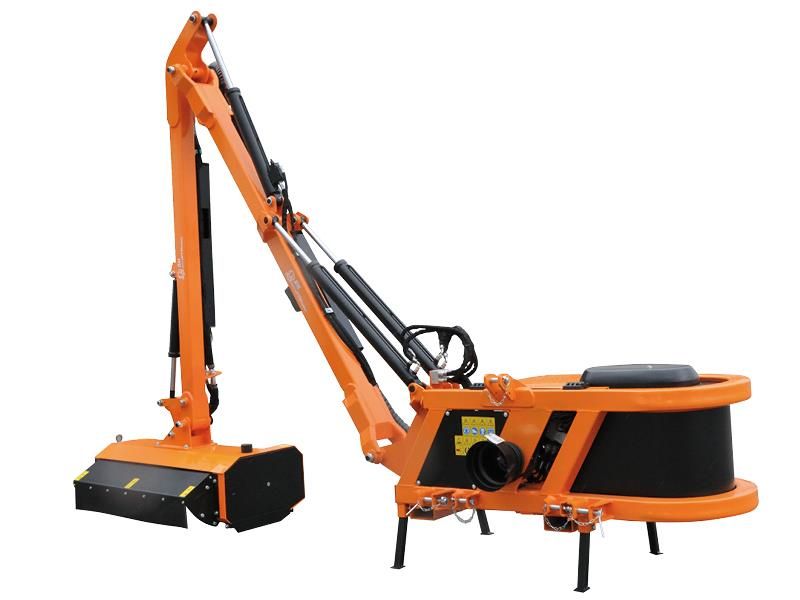 Débroussailleuse équipée d'une tête de broyage de 1,20 m