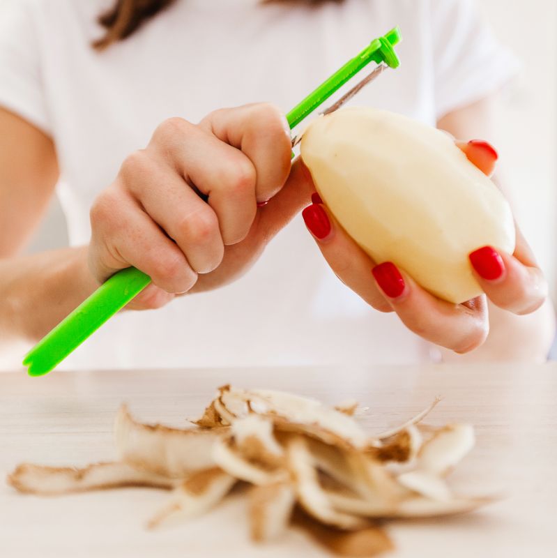 Éplucheur rond Börner - lame inox double tranchant, canneleur pratique - Dimensions 21 cm x 2 cm x 1,5 cm_2