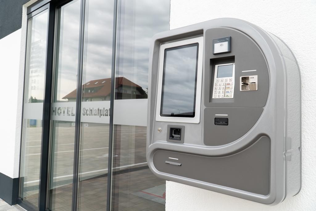 Borne d'accueil extérieure pour hôtel sans interface pms (avec logiciel ariane)_3