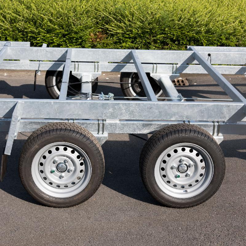 TH 8m40 x 2m44 Plateau 2 essieu x 1800 kg_2