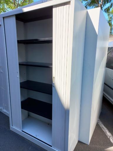 Armoire Haute métallique d'occasion - Majencia - portes coulissantes, 198x120x43 cm - Couleurs disponibles_2