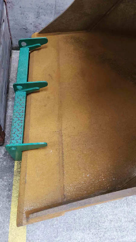 Godet niveleur Egli EPL-TR 280-1700 - OilQuick OQ 80 - 1700 mm - 995 kg - 1420 l_2