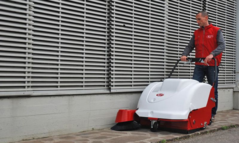 Brava - Balayeuse de voirie RMC - 40-60 litres - Modèles autotractés à essence et batterie_2