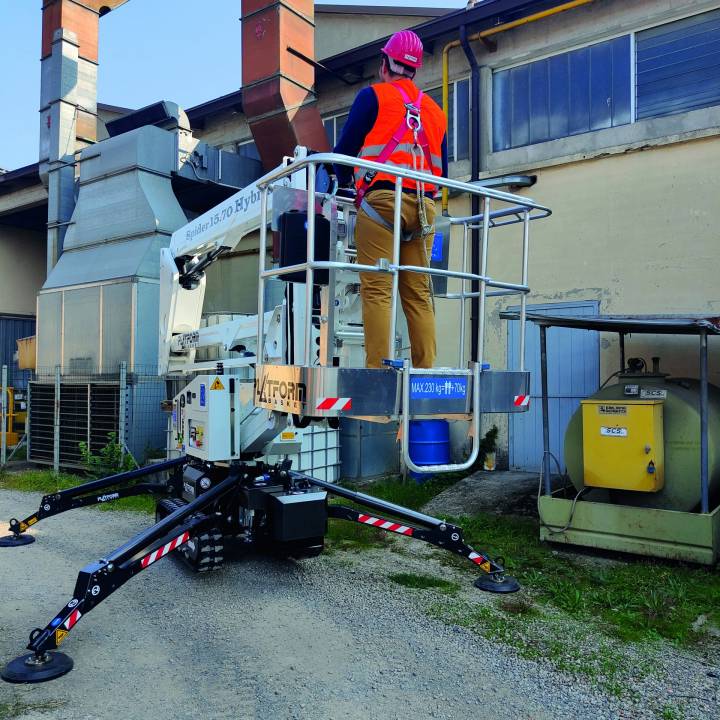 Nacelle SPIDER 15.70 avec capacité de 230 kg et double articulation