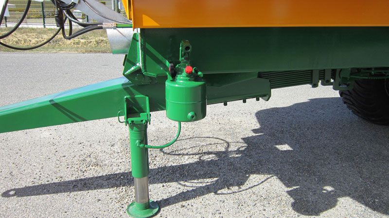 Remorque agricole 14 t avec porte automatique à action pendulaire