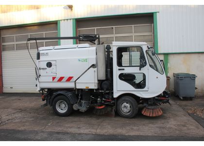 Balayeuse aspiratrice 2,5m3 - Scarab Minor - Double aspiration, pompe haute pression 120 bars et climatisation_2