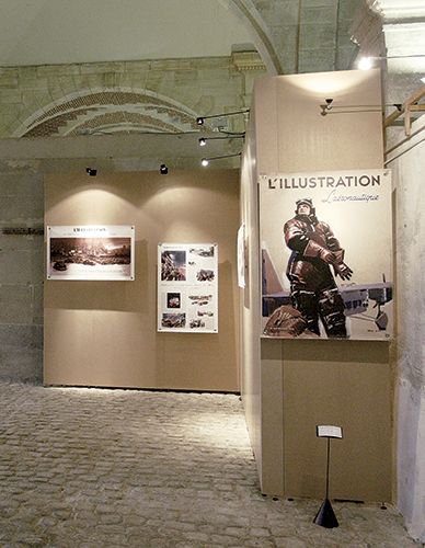 Cimaise exposium - panneau d'exposition - promuseum - dimensions : de h 2400 x l 300 x p 40 mm à h 3000 x l 700 x p 40 mm_2