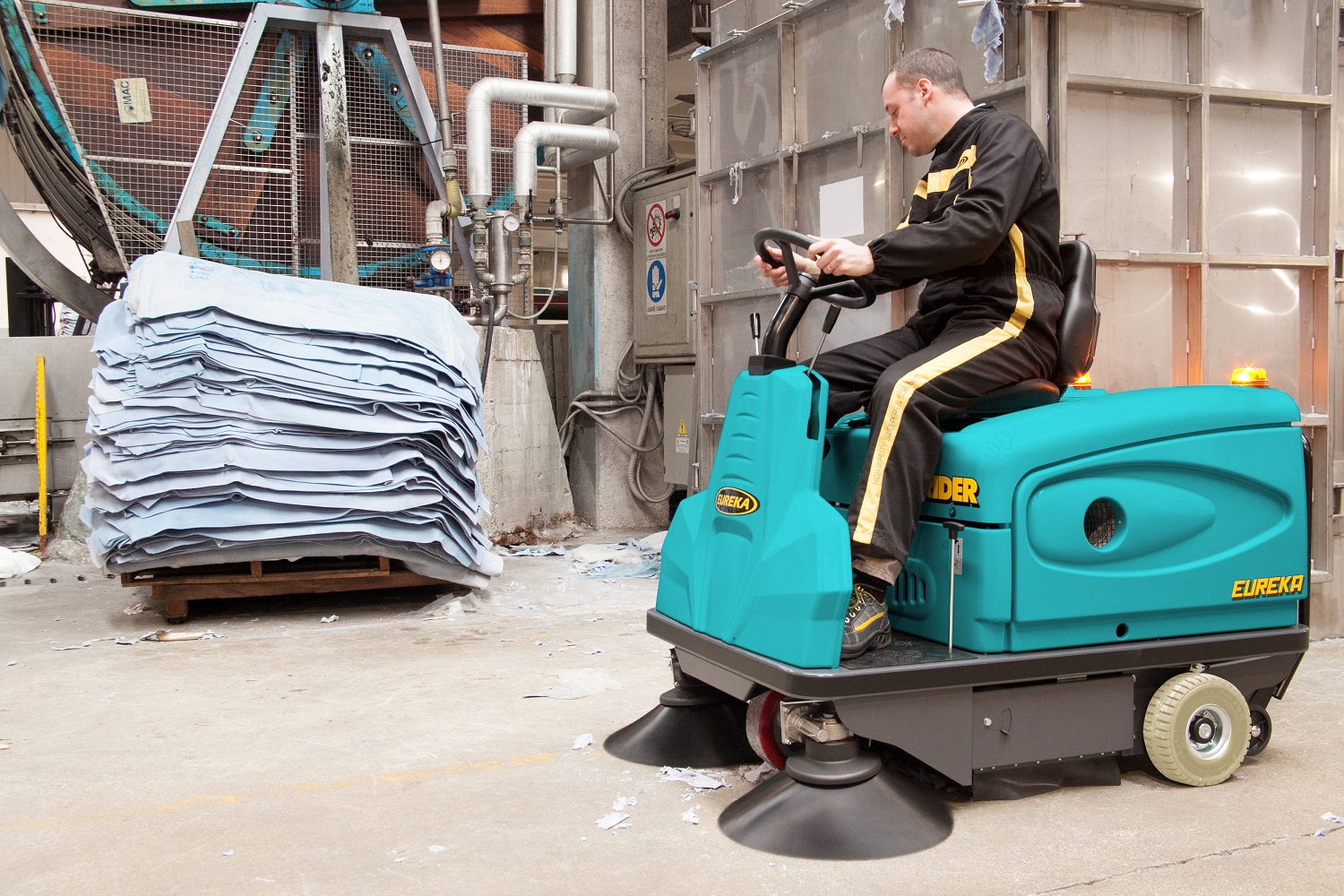 Balayeuse autoportée Rider 1201 EB - idéale pour grandes surfaces, largeur 1210 mm, bac 85L_2