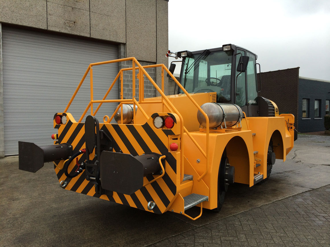 Engins pour infrastructure ferroviaire - B-Track AS 150 T16/T18, diesel hydrostatique, 136 CH, jusqu'à 1600 tonnes tractables_2