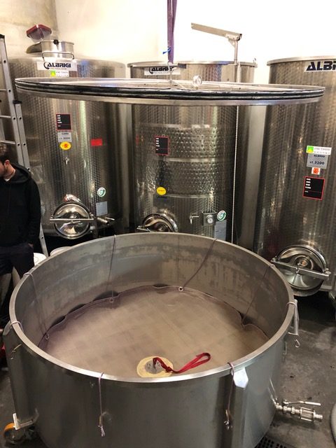 Pressoir à dépression avec capacité de pressurage allant de 4 à 25 hectolitres de marc par cycle - SPV VINIMAT_2