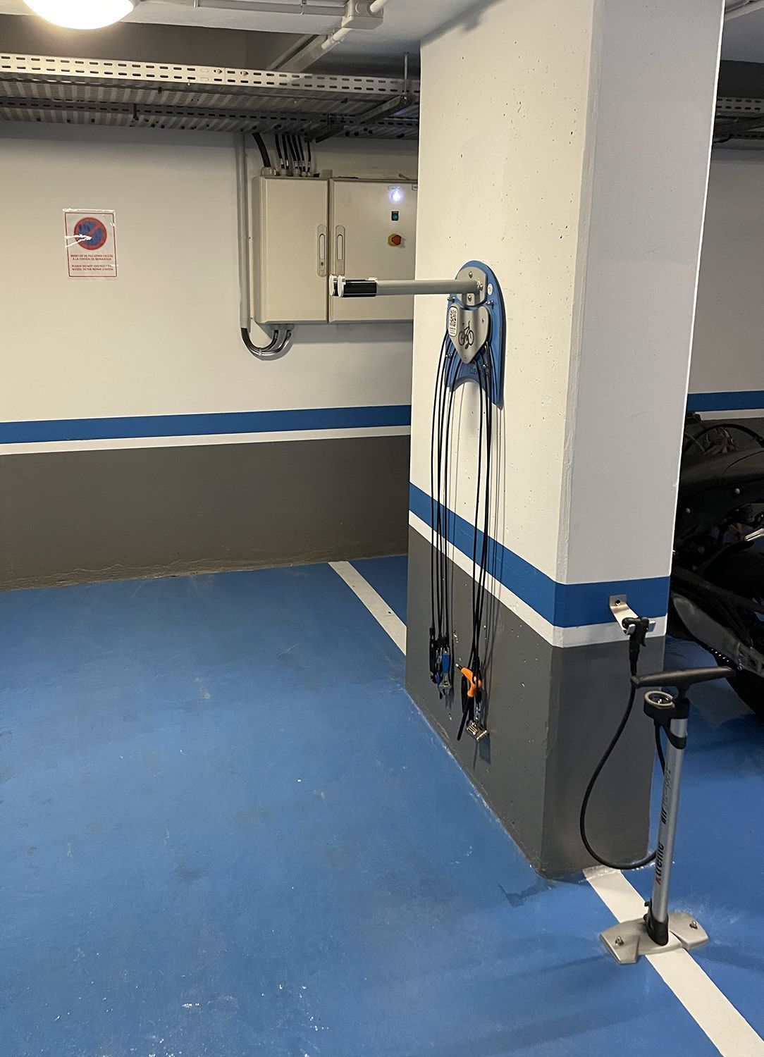 Station de réparation vélo murale_3