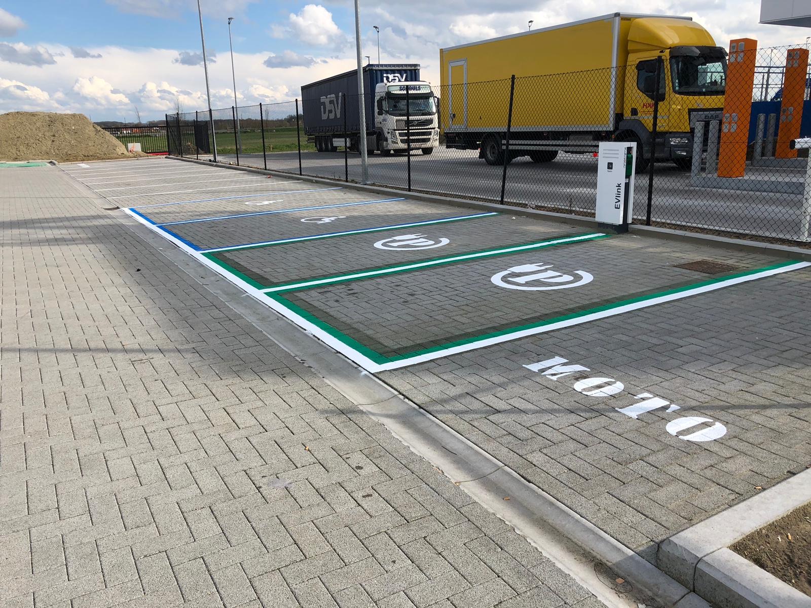 Marquage au sol thermoplastique - peinture routière durable, séchage rapide et anti-dérapante_2