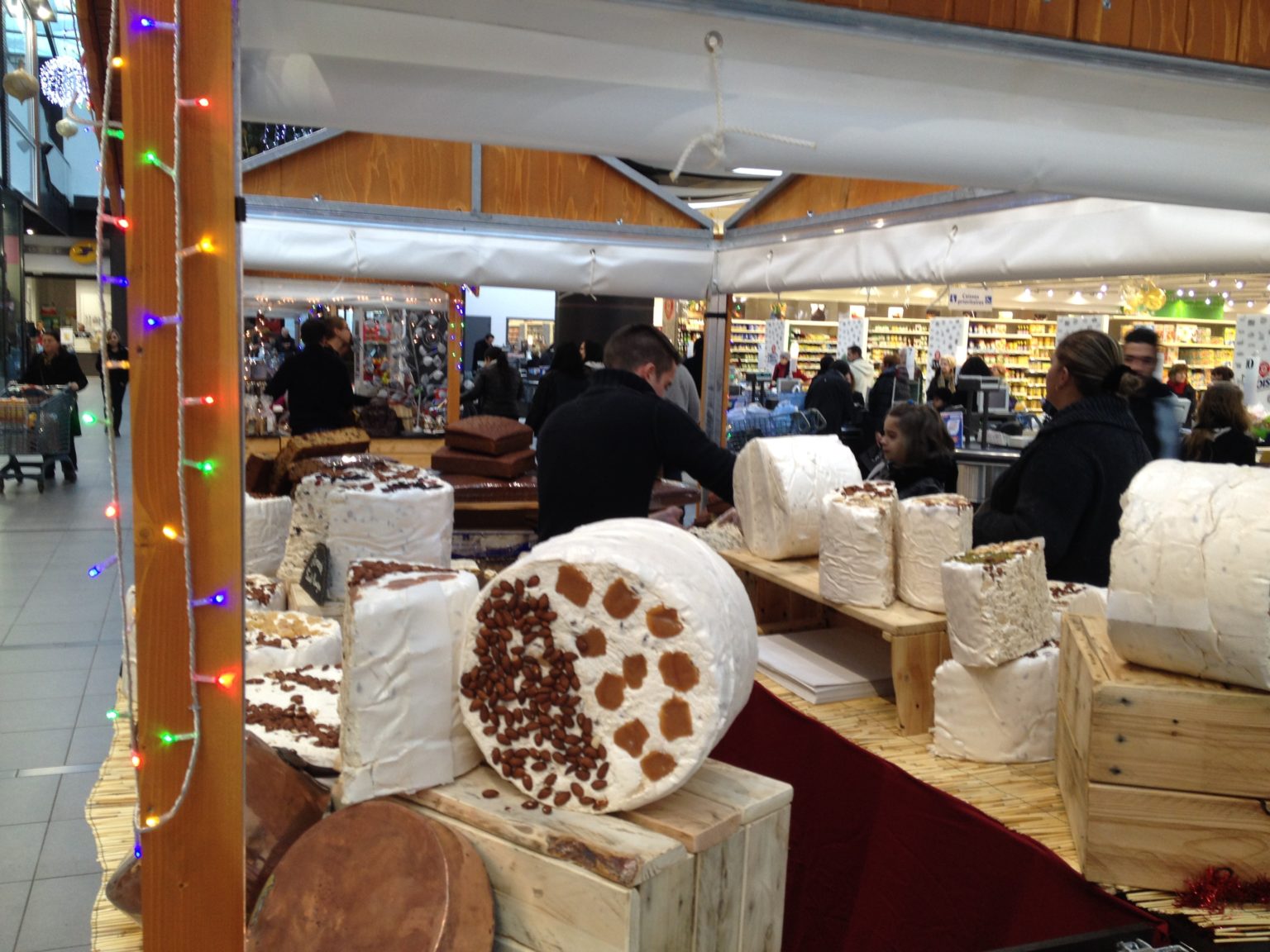 Chalet en bois pliable de 4 mètres de façade pour vos événements  d'intérieur_2