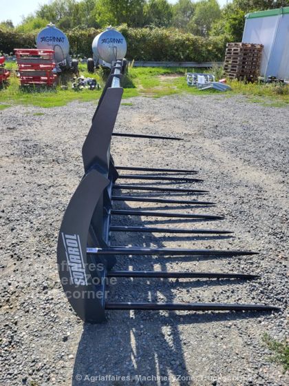 Fourche d'ensilage Sonarol - largeur 2,4 m - attelage boulonné - 9 dents_2