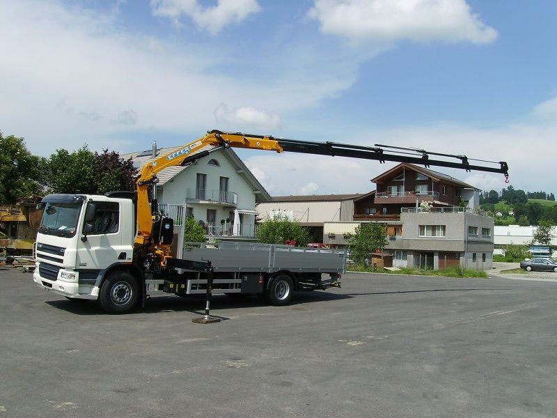 Grue auxiliaire light 135 - Effer - Pression 320 bar - capacité de levage 2 à 0 txm_2