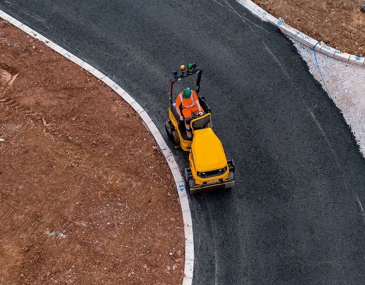 Ct160 rouleau tandem vibrant - JCB - moteur Kubota 14,5 kW - poids opérationnel 1710/1790 kg_2