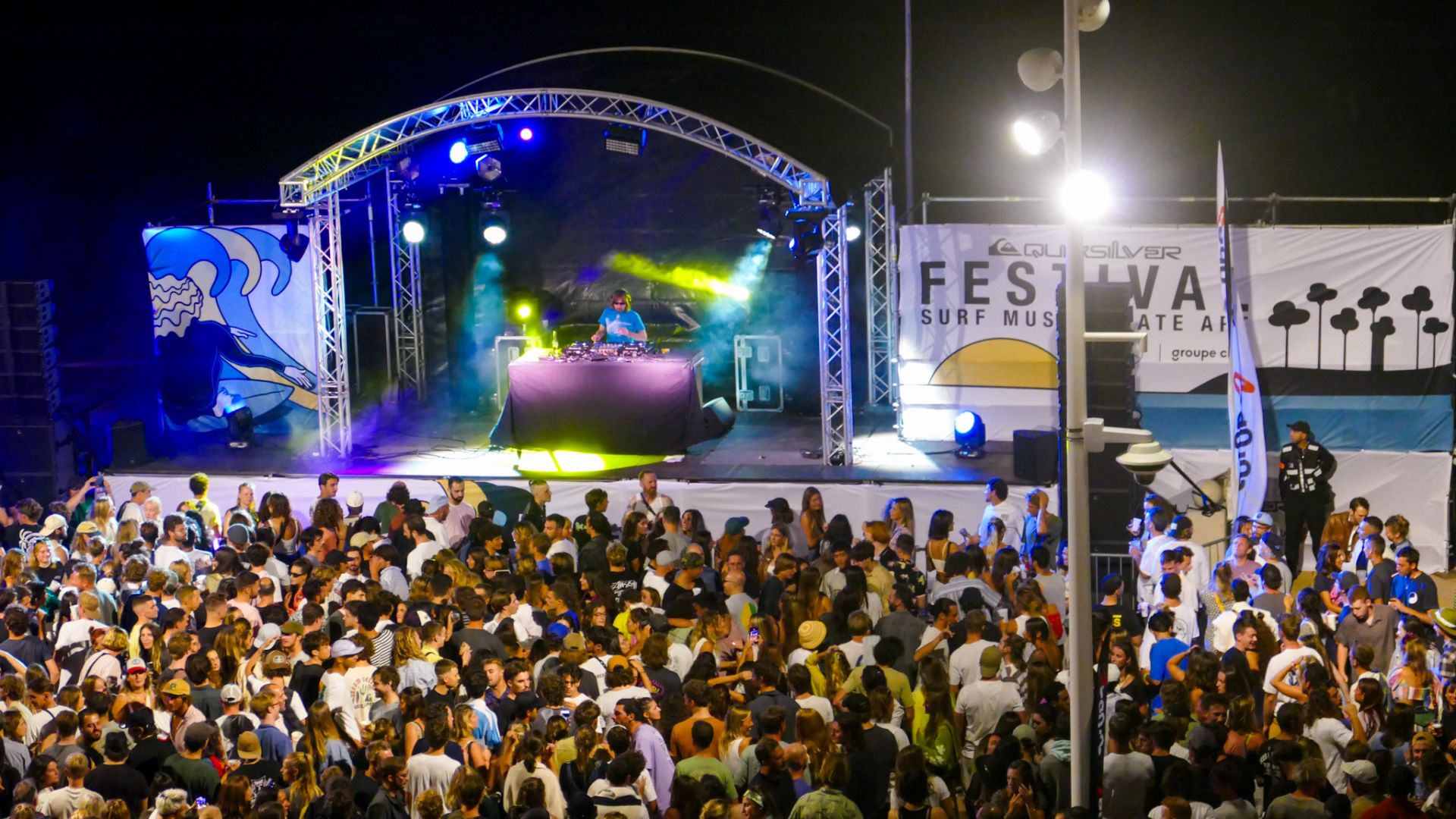 Scène professionnelle couverte 6x4m