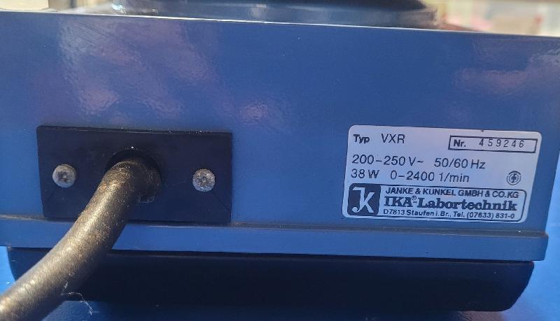 Agitateur IKA Vibrax VXR avec plateau interchangeable_2