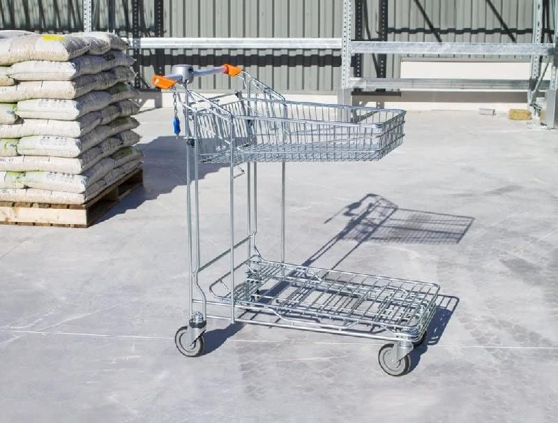 Chariot de manutention pour transporter des planches