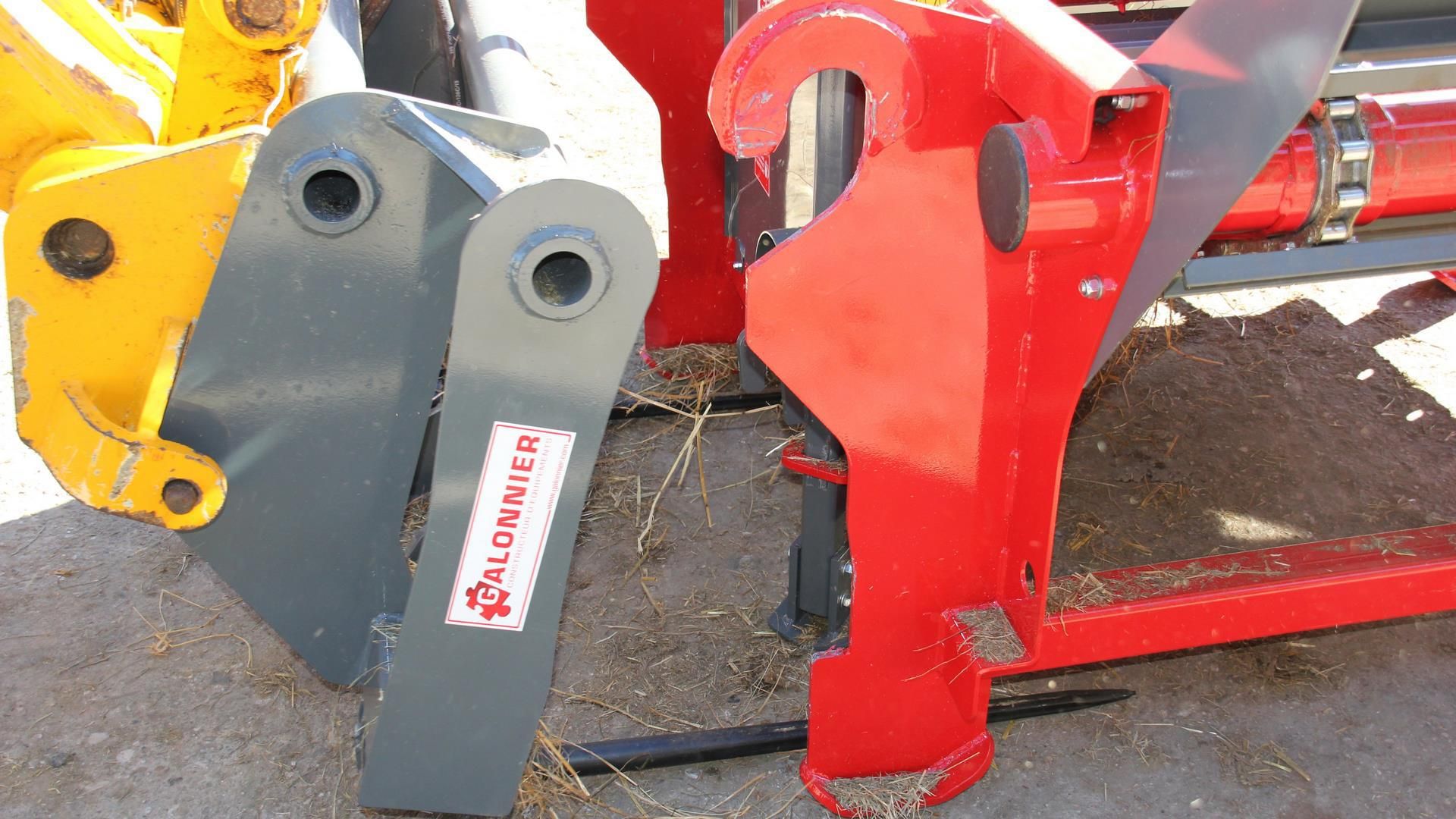 Dérouleuses pailleuses sur pique balles - Galonnier - AutoConnect - balles rondes jusqu'à 1,80 m et 1000 kg_2