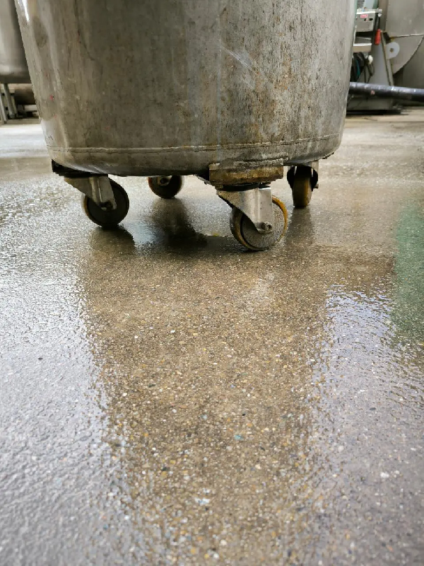 Cuve en acier inoxydable de 220 litres avec roues - référence : c13418_2