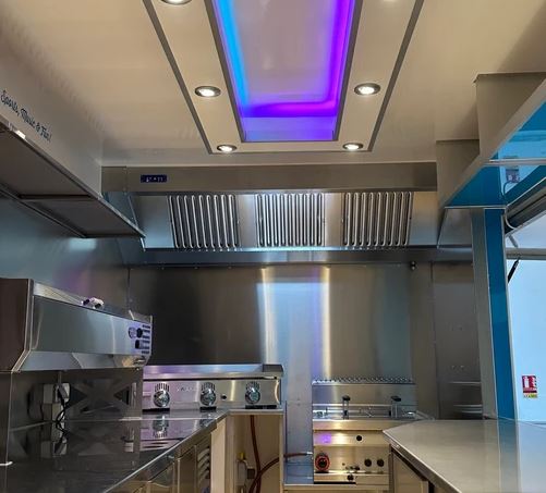 Remorque snack 4.20m personnalisable à votre image_2