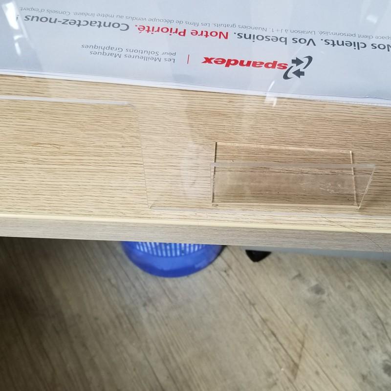 Hygiaphone vitre de protection plexiglas avec pliage de chaque côté_2