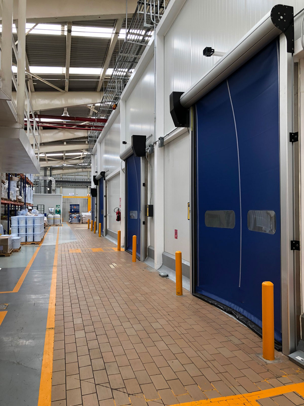 Porte rapide industrielle modulaire et esthétique - ZipGO Alumina - structure en aluminium extrudé pour installation facile_2