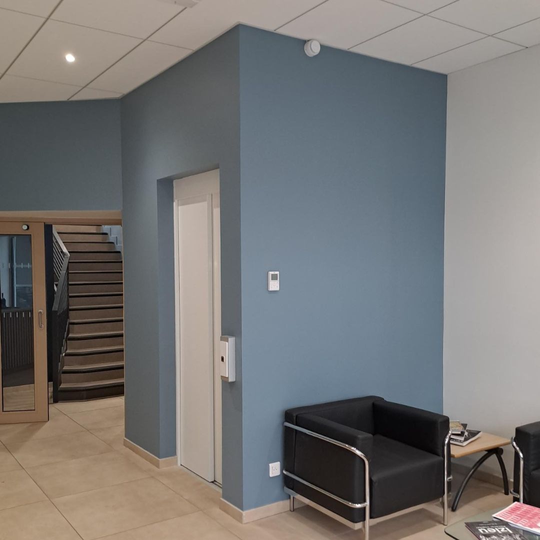 Élévateur à structure élégante et discrète pour personne à mobilité réduite -  CIBES C1 PURE_2