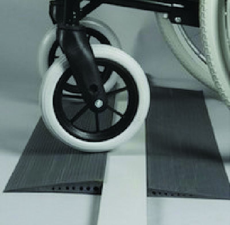 Rampe pour PMR en caoutchouc adhésive - Hauteur 10 mm, Profondeur 100 mm, Largeur 900 mm - Référence AXS020_2