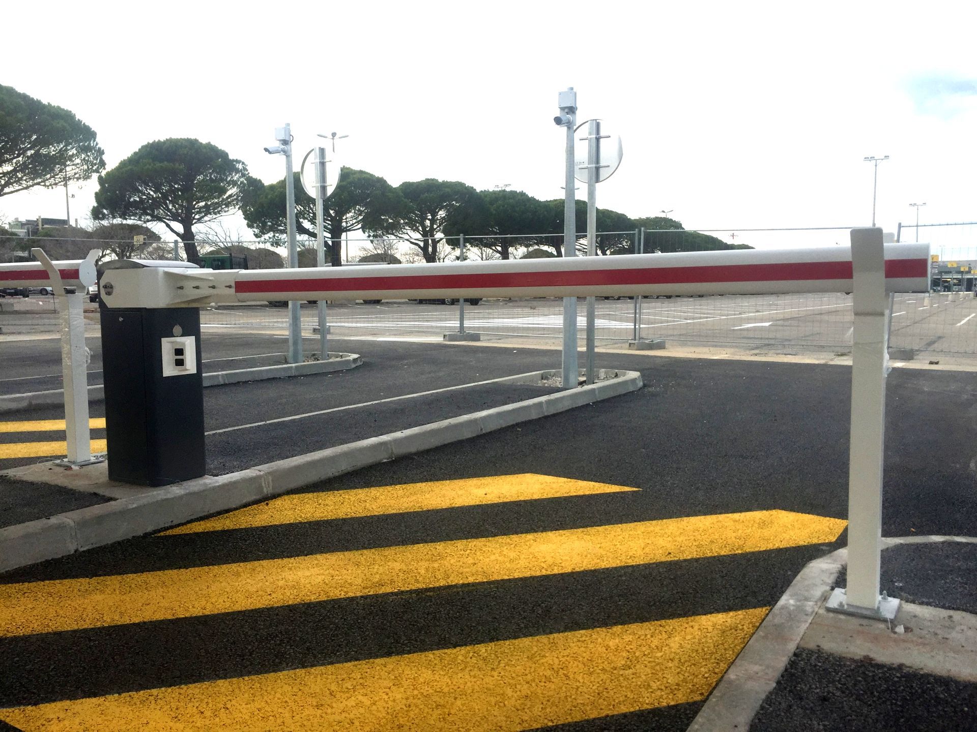 Barrière levante automatique - Lisse axiale haute résistance jusqu'à 3,5 m - LBA 74_0
