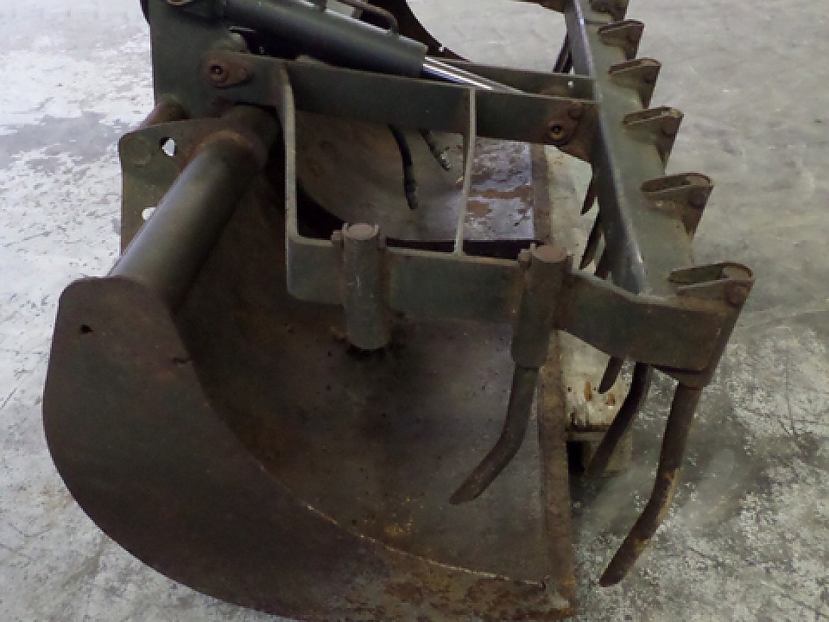 Godet multi service mailleux en 200_2