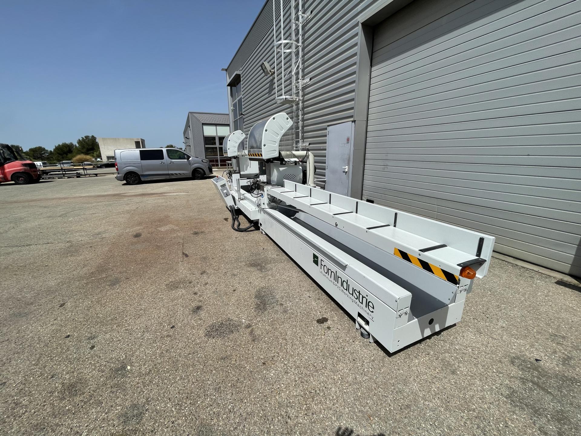 Tronçonneuse à double têtes avec lames Ø 500 mm, déplacement motorisé et inclinaison contrôlée électroniquement - Occasion - type BLITZ 50 THETA B - marque FOM_2