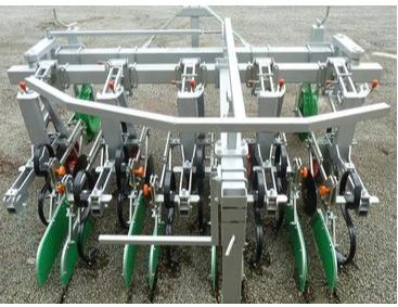 Bineuse agricole mécanique - Erme (Masso) - Inter rang par inter rang, éléments sur parallélogrammes indépendants_2