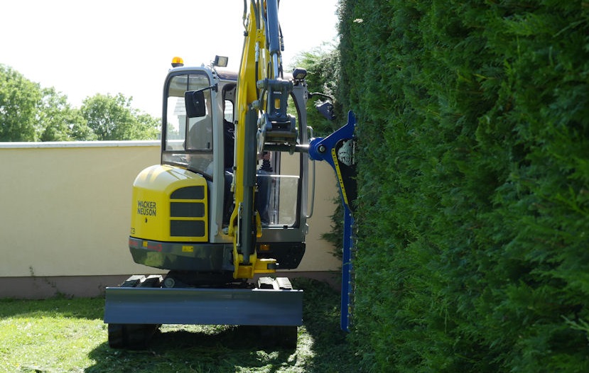 Taille-haie hydraulique - adaptable sur mini-pelle_2