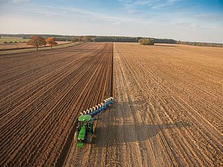 VariTitan - charrue agricole Lemken - largeur de travail jusqu'à 660 cm - espacement des corps 100 cm_2